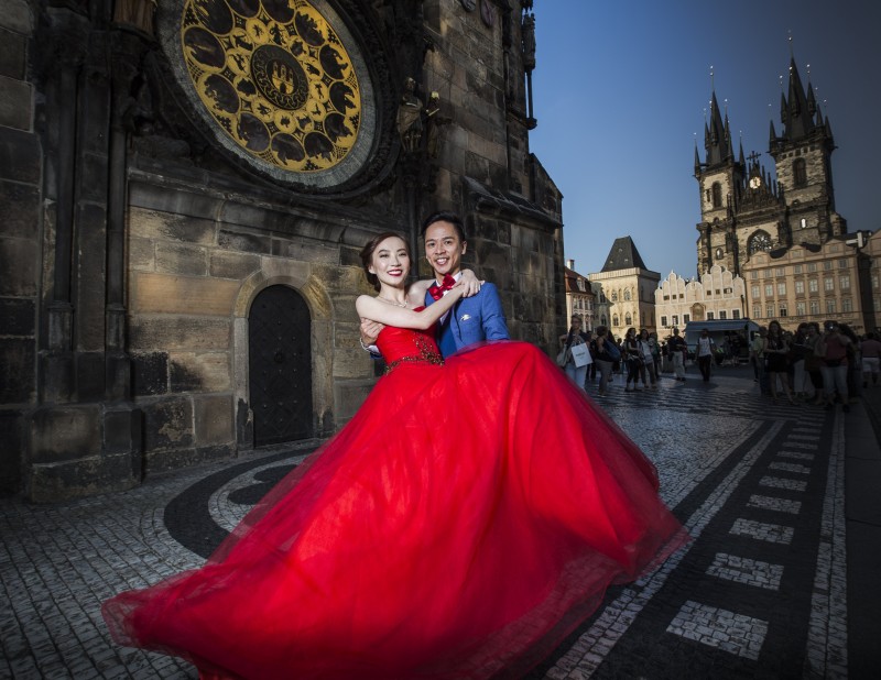 Wedding in Prague, Old Town Square Prague, Connorweddings.