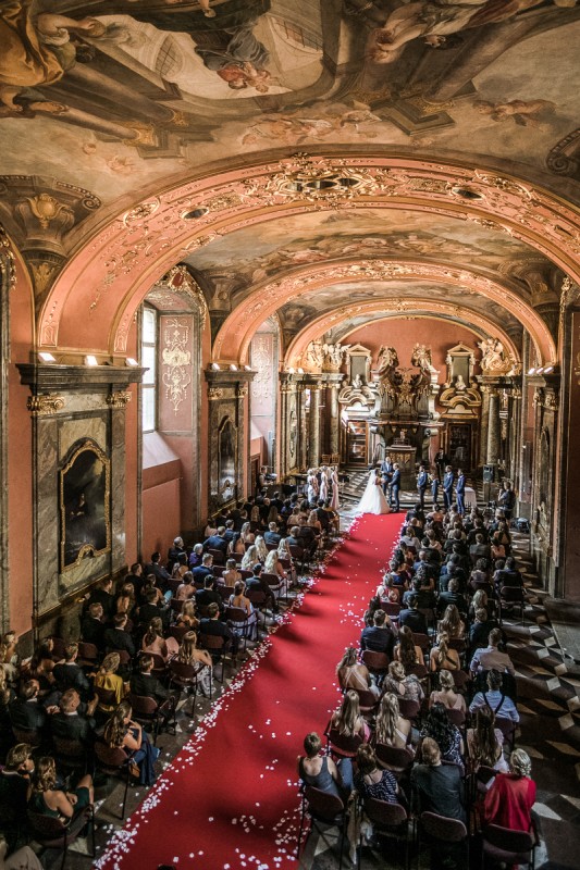 Tara a Sigbjorn, Klementinum, Praha - Connorweddings, wedding in Prague.