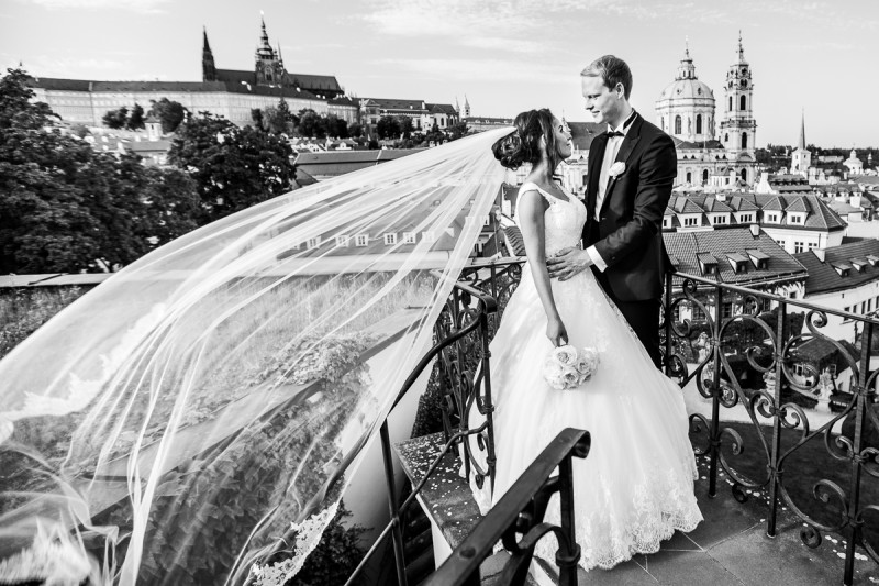 Tara a Sigbjorn, Vrtbovská zahrada, Praha - Connorweddings, wedding in Prague.