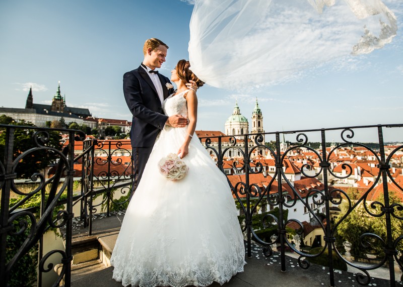 Tara a Sigbjorn, Vrtbovská zahrada, Praha - Connorweddings, wedding in Prague.