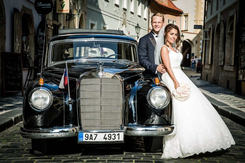 Tara a Sigbjorn, Kampa, Praha - Connorweddings, wedding in Prague.